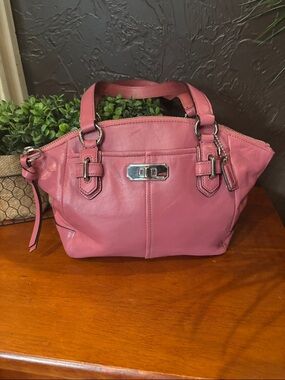 Coach Pink Leather Domed Satchel Hobo Bag Turnlock Accent EUC